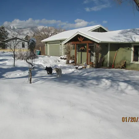 Peaks Wildernest House Bed And Breakfast